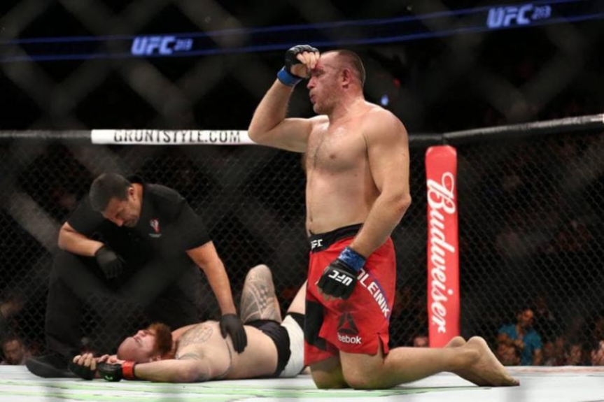 UFC 213 - Oleksiy Oliynyk finalizou Travis Browne no segundo round