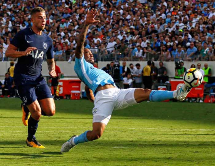 Gabriel Jesus tem tudo para fazer uma grande temporada no Manchester City, formando dupla de frente com o argentino Sergio Agüero