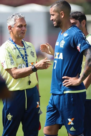 Rômulo e o técnico Reinaldo Rueda
