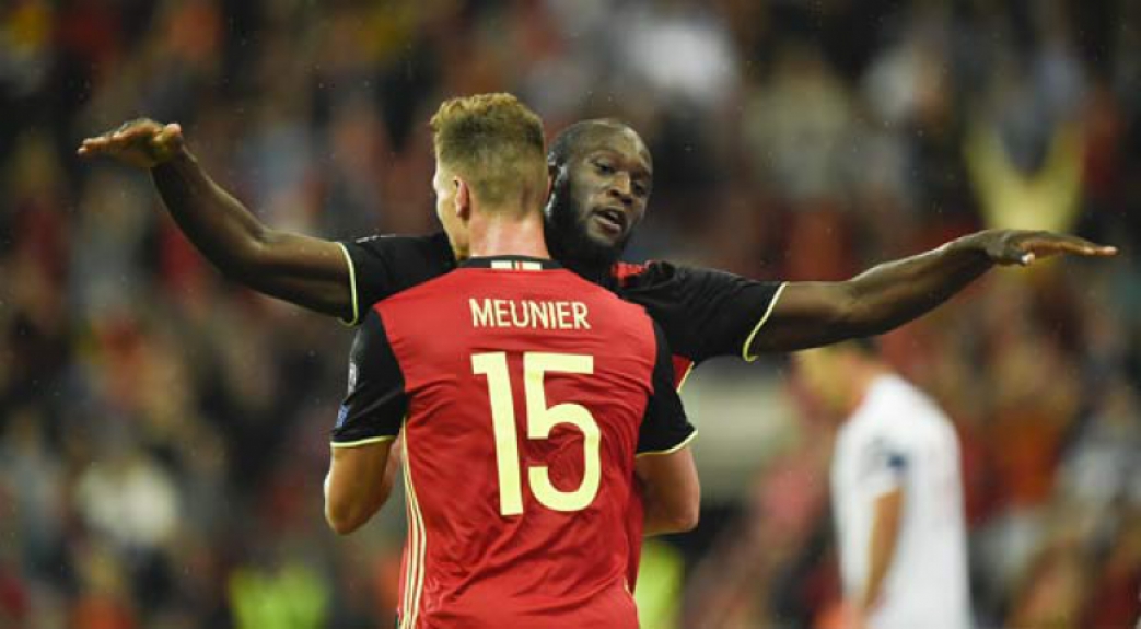 Meunier e Lukaku - Bélgica x Gibraltar