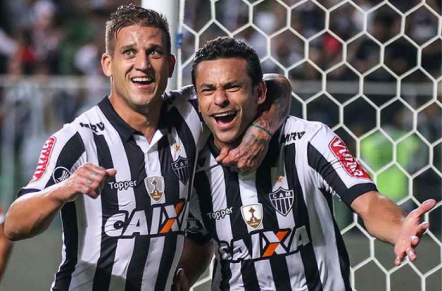 Rafael Moura e Fred enfrentam críticas da torcida por jejum de gols