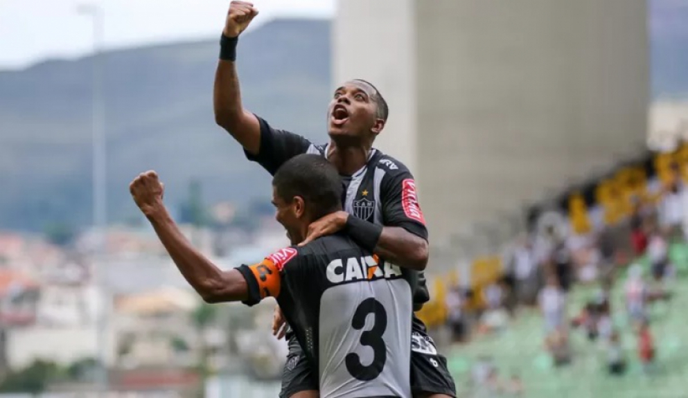 Robinho e Leonardo Silva