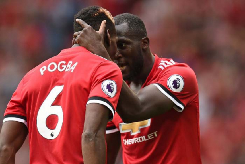 O líder isolado Manchester United, que tem nove pontos e cem por cento de aproveitamento, visita o Stoke às 13h30