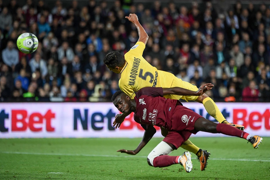 Marquinhos - Após ser poupado na última rodada, Marquinhos voltou a ser titular na zaga do PSG. Apesar do gol sofrido, não comprometeu na defesa.