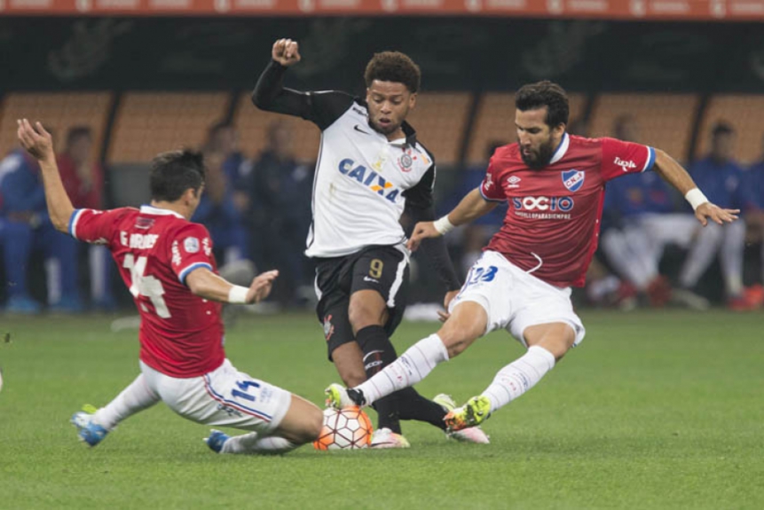 Corinthians - Libertadores-2016: caiu nas oitavas para o Nacional (PAR)