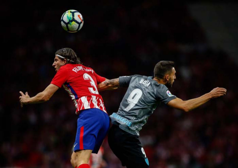 O lateral Filipe Luís da Seleção Brasileira voltou a ser titular pelo Atlético de Madrid e teve boa atuação na vitória dos colchoneros sobre o Málaga, por 1 a 0, na estreia do novo estádio