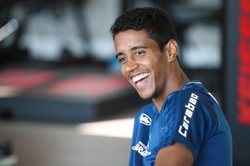 Gabriel é uma das opções para a vaga de Everton, lesionado, na final da Copa do Brasil. Ele enfrenta o Avaí neste sábado
