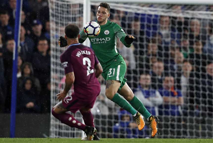 Ederson - Convocado por Tite, o goleiro brasileiro teve mais uma atuação sólida pelo Manchester City. No duelo com o Chelsea, o arqueiro fez grandes defesas e ajudou a manter a defesa zerada na vitória por 1 a 0.