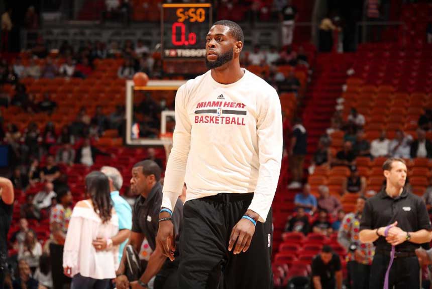 O Los Angeles Clippers fechou contratação de Willie Reed por uma temporada