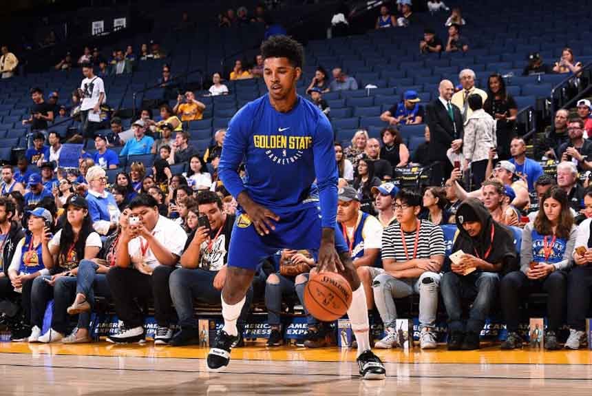 Por um ano, Nick Young fechou com o Golden State Warriors