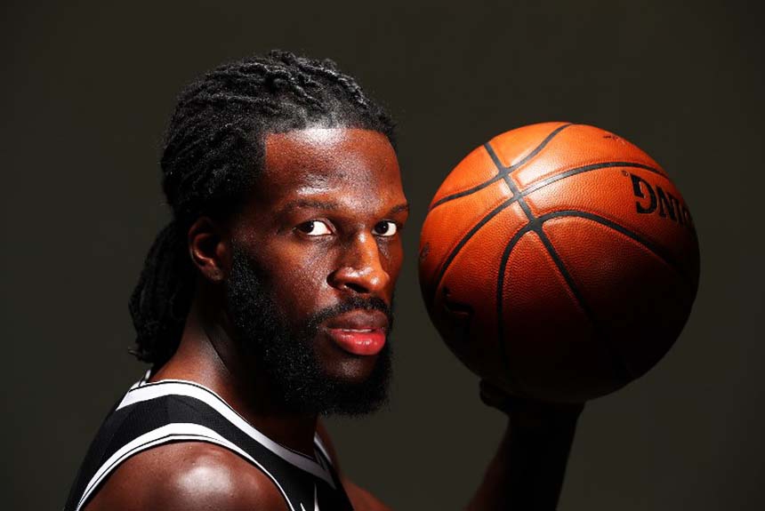O ala DeMarre Carroll foi trocado pelo Toronto com o Brooklyn Nets. Em contrapartida, o Raptors recebeu o contrato expirante de US$ 3 milhões (cerca de R$ 10 milhões) do pivô Justin Hamilton