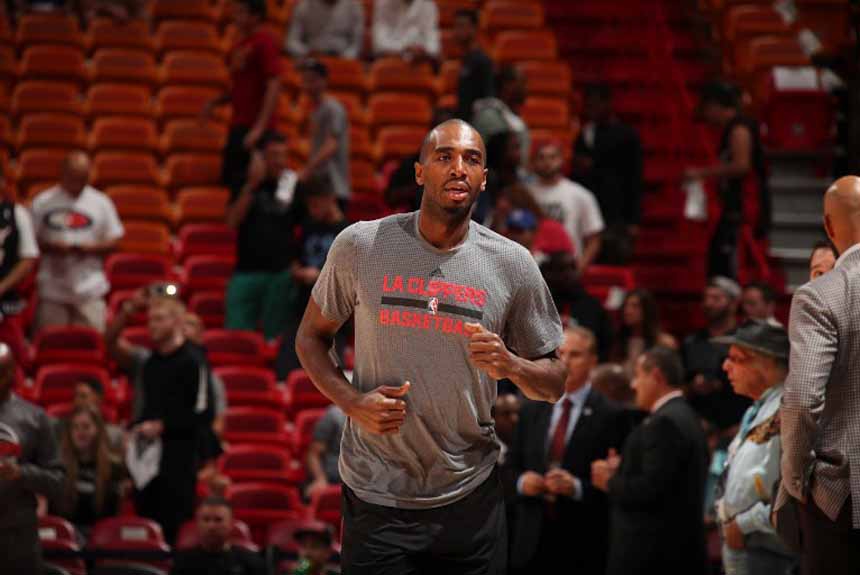 O Houston Rockets 'tirou' Luc Richard Mbah-a-Moute do Los Angeles Clippers