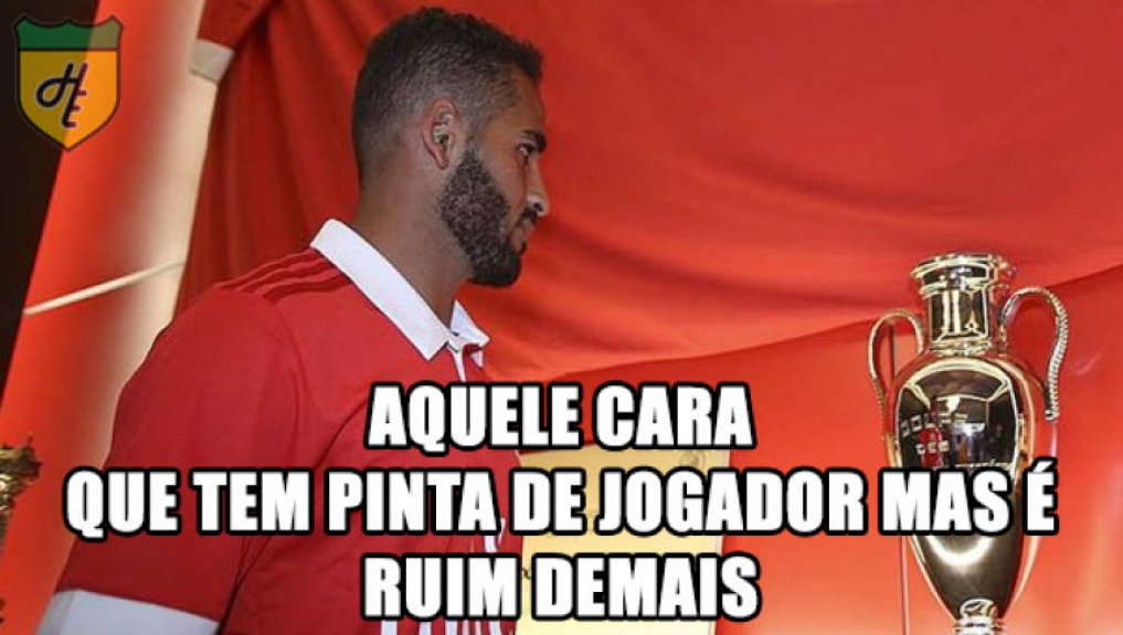 O ESTILOSO: Muita pose, pouco futebol. Só não é mais irritante porque chega a ser engraçado (desde que ele não esteja no seu time). Para piorar, raramente falta as peladas. É um nicho importante dos atletas da pelada representando quase 40% dos amigos.