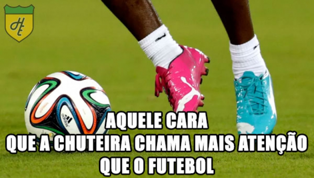 O ESTILISTA: O cara gasta 500 reais em uma chuteira toda colorida, de marcas consagradas e no modelo de grandes craques do futebol, mas na hora que entra em campo não faz extremamente nada. Pelo menos se faltar luz na pelada sua chuteira brilha no escuro!