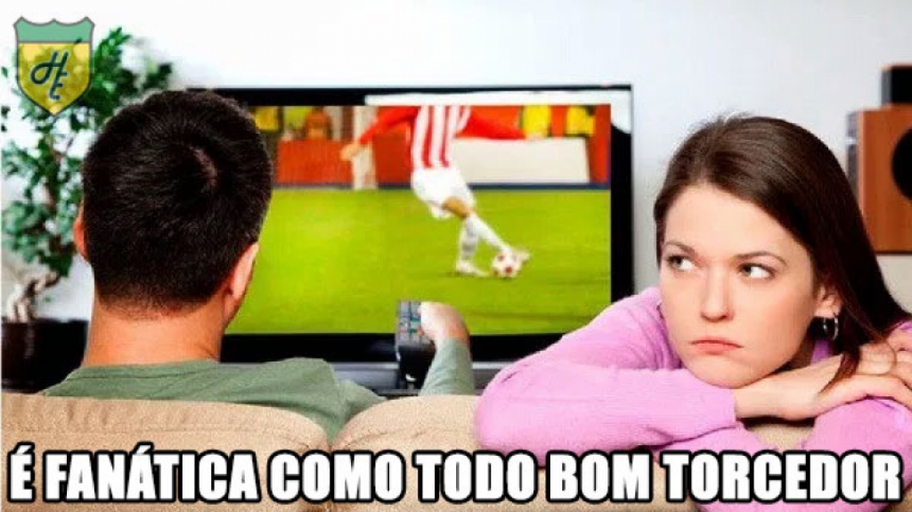 Se irrita quando o time perde e jamais fala que “é apenas um jogo”. Costuma xingar muito os jogadores de vagabundos e mercenários. Uma recomendação? Não tente debochar da cara dela após uma derrota. Você poderá estar correndo seríssimo risco de morte