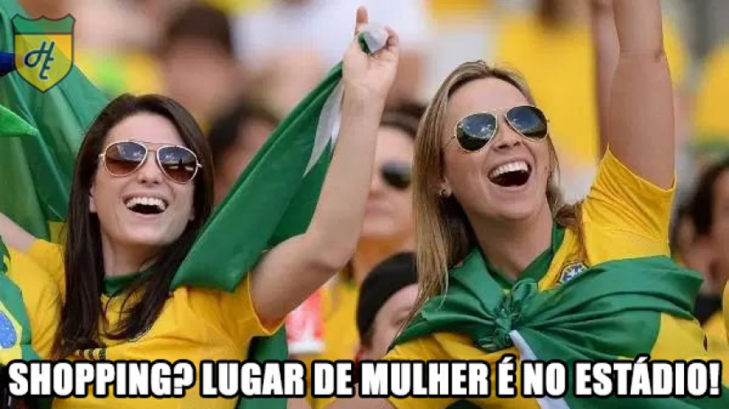Andar de salto alto olhando lojas de roupas? Que nada! A boa mesmo é colocar um tênis confortável, ficar no meio da torcida cantando e pulando durante o jogo todo. É daquelas que não conseguem ficar sentadas um só minuto por nervosismo