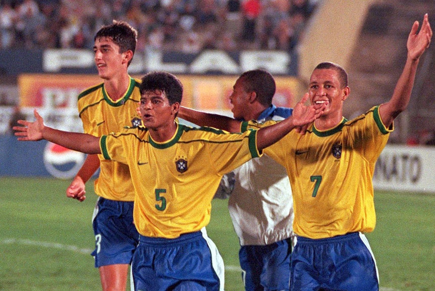 O Brasil deu o troco em 1997, bateu Gana por 2 a 1 na final e ganhou seu primeiro título