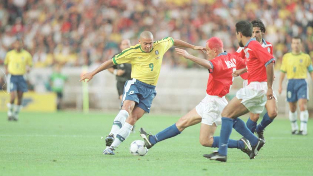 Brasil 4 x 1 Chile - Copa do Mundo de 98 (27 de junho)