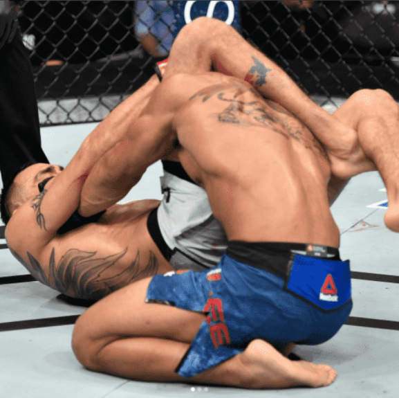 UFC 216: Tony Ferguson conquista cinturão interino dos leves com finalização contra Kevin Lee