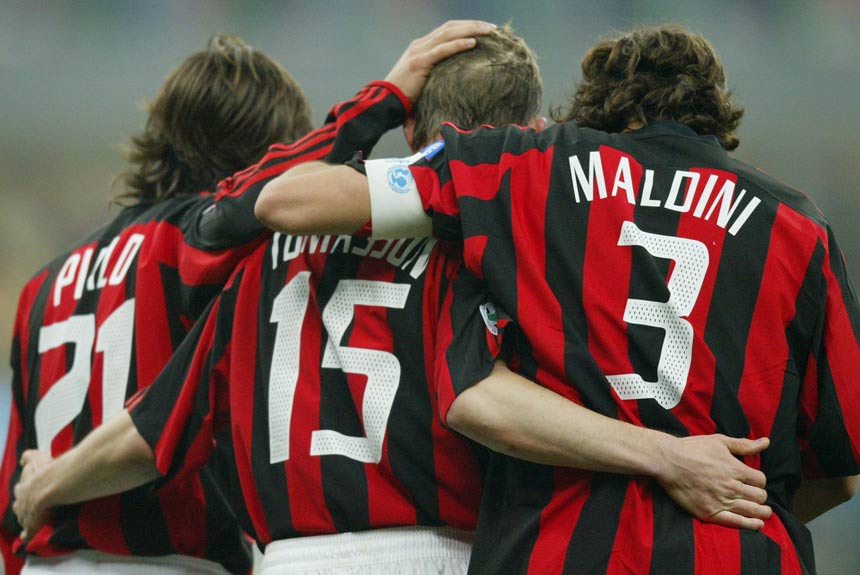 Após ganhar o título italiano de 2011 anunciou que não jogaria mais pelo Milan