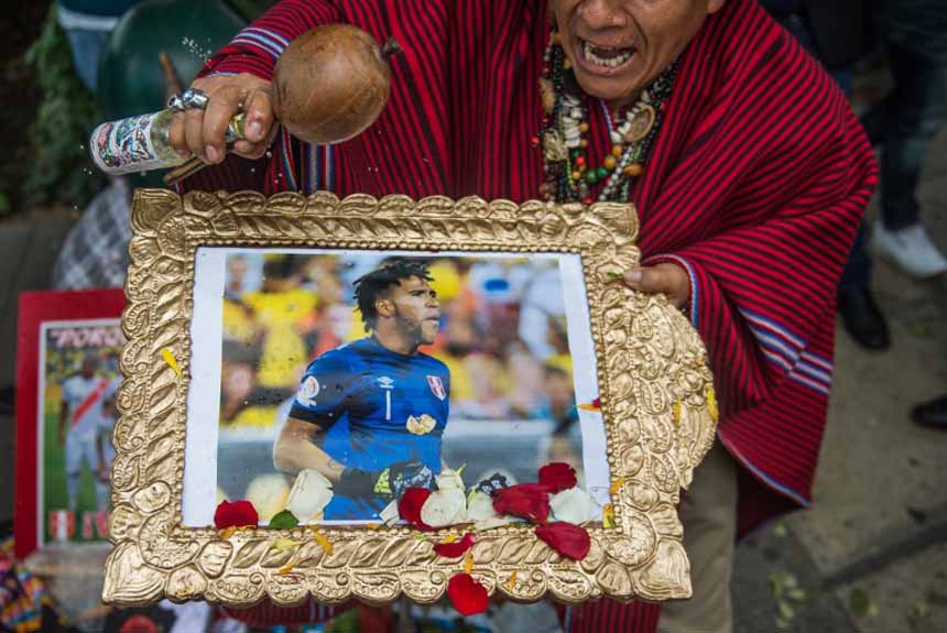Os peruanos tentaram contar com rituais espirituais para garantir a classificação. Valeu a repescagem