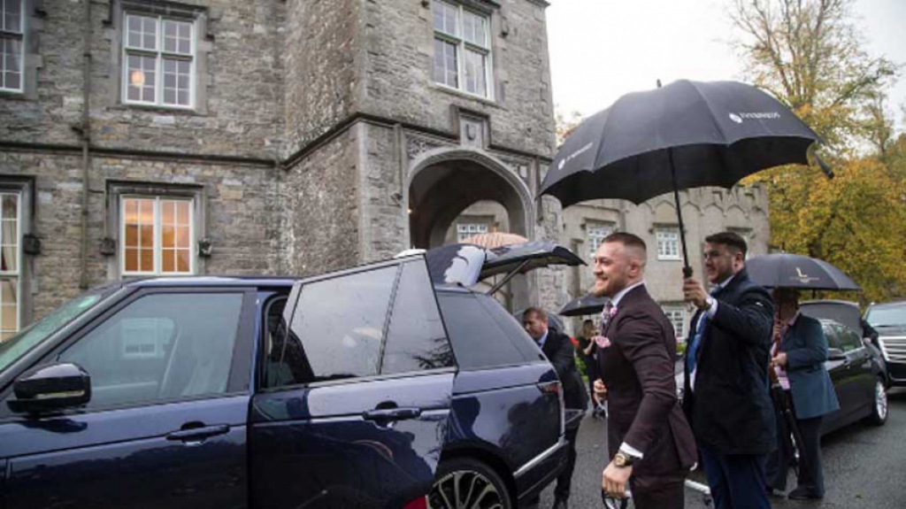 Conor McGregor faz mega festa para batizado de filho