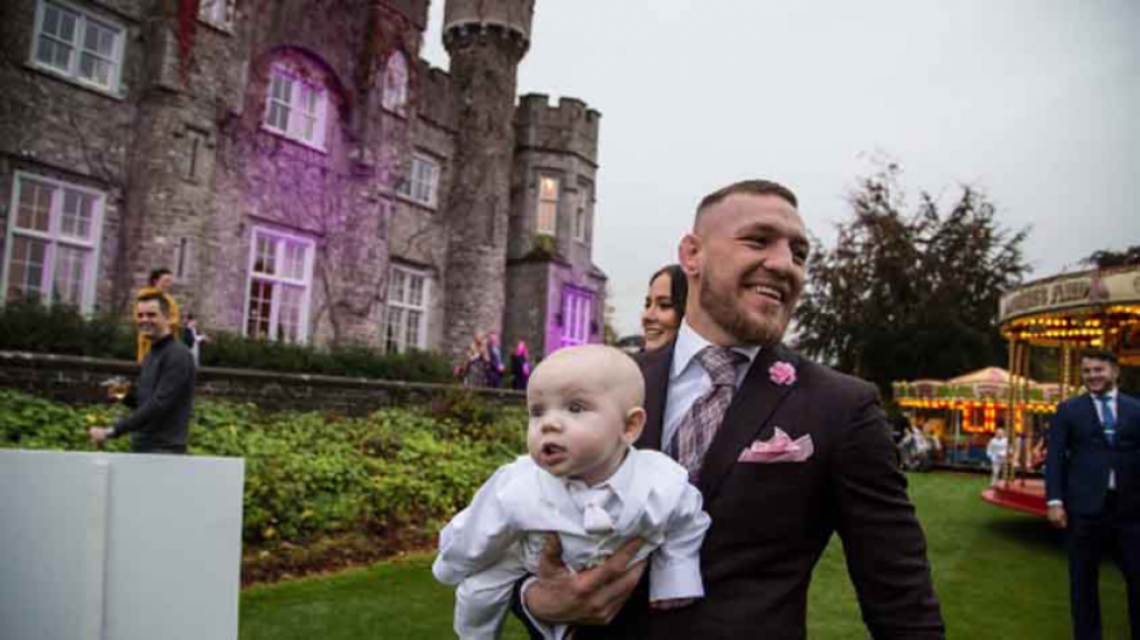 Conor McGregor faz mega festa para batizado de filho