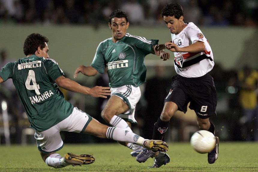 Na Copa Libertadores de 2006, Palmeiras e São Paulo se reencontraram pelas oitavas de final. O primeiro jogo foi muito equilibrado e terminou empatado por 1 a 1. Edmundo fez o gol palmeirense, depois de Aloísio ter aberto placar para o São Paulo