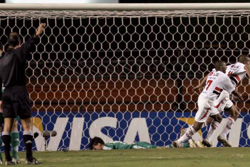 No jogo da volta, Aloísio e Rogério Ceni, este em um pênalti polêmico, fizeram os gols são-paulinos, com Washington descontando
