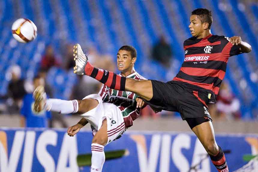 No ano seguinte, em 2009, aconteceram dois clássicos Fla-Flu. Empates sem gols e por 1 a 1 fizeram o Fluminense avançar no gol qualificado