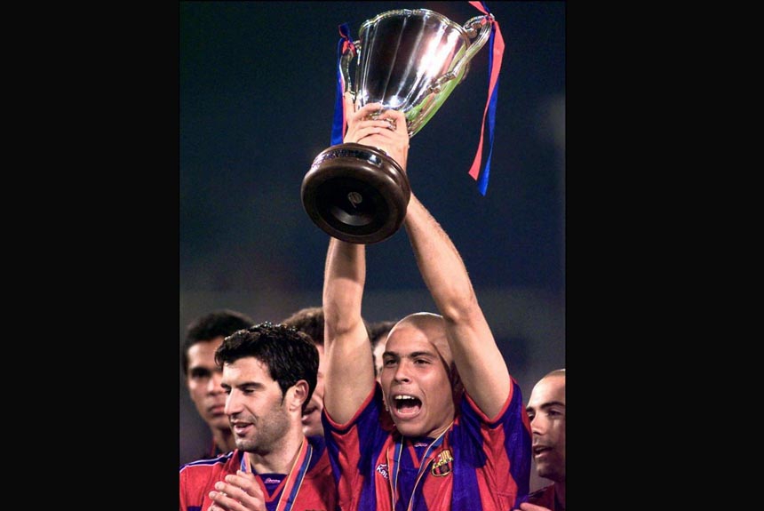 Ronaldo Fenômeno foi contratado naquele ano pela Inter de Milão, que o tirou do Barcelona. Ele viveria momentos dramáticos pelo clube italiano por conta de contusões