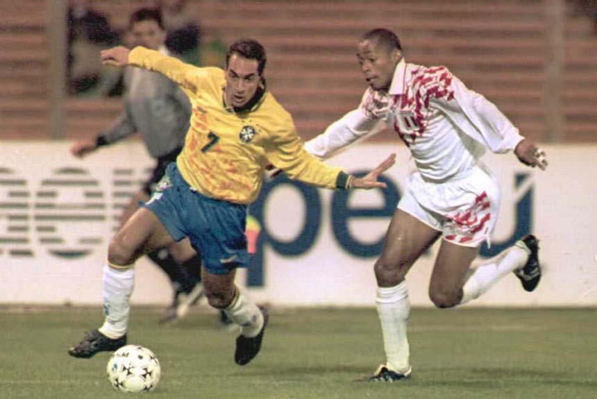Edmundo era um dos principais ídolos do futebol brasileiro naquele ano, inclusive tendo feito aquele que é considerado o melhor ano de sua carreira. O Animal conduziu o Vasco ao título brasileiro