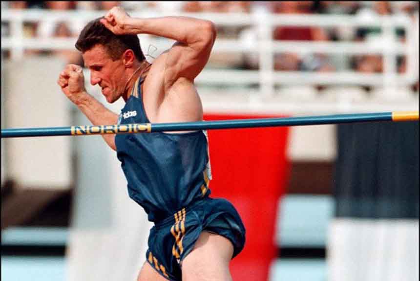 O ucraniano Sergey Bubka sagrou-se hexacampeão mundial do salto com vara se consolidando como uma das lendas do esporte
