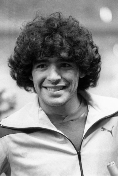 Apesar de alguma preesão interna por demonstrar grande talento, ficou de fora do grupo que disputou a Copa do Mundo de 1978