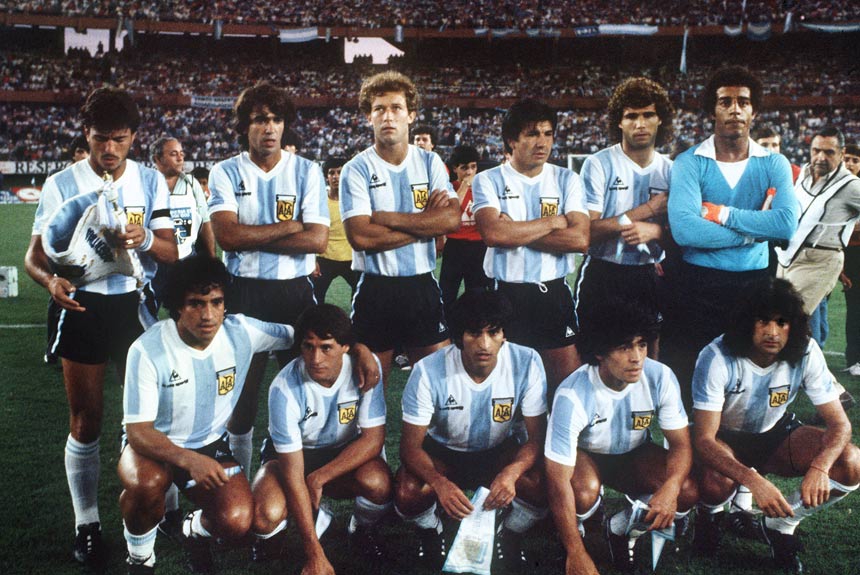 Aquela altura já tinha defendido a Argentina na Copa do Mundo de 1982. Na goleada de 4 a 1 sobre a Hungria marcou seus dois primeiros gols na história das Copas