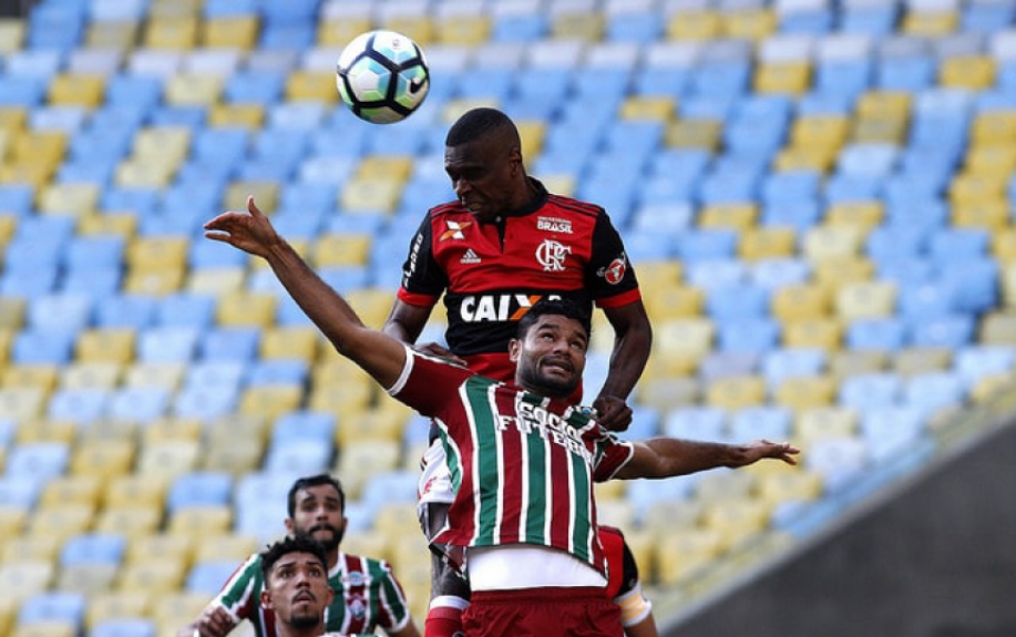 12/10/2017 - Flamengo 1x1 Fluminense: clássico no Maracanã marcou a volta de Gum, mas o empate persistiu outra vez