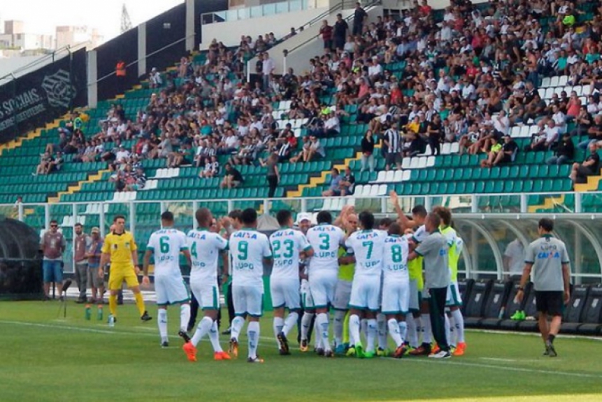 América-MG vence, assume liderança da Série B e garante acesso á elite