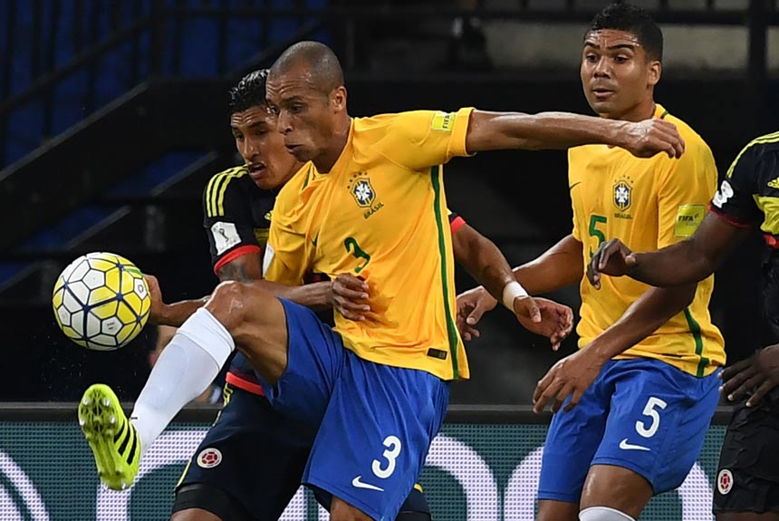 6/9/2016 - Na rodada seguinte, em Manaus (AM), um vitória bem mais complicada sobre a Colômbia: 2 a 1. Miranda e Neymar fizeram os gols