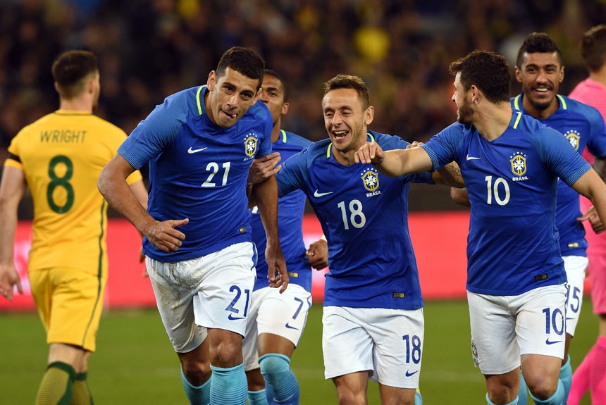 13/6/2017 - O Brasil disputou mais um amistoso em junho e se recuperou com uma goleada de 4 a 0 sobre a Austrália em Melbourne. Diego Souza foi o destaque com dois gols. Taison e Thiago Silva também marcaram