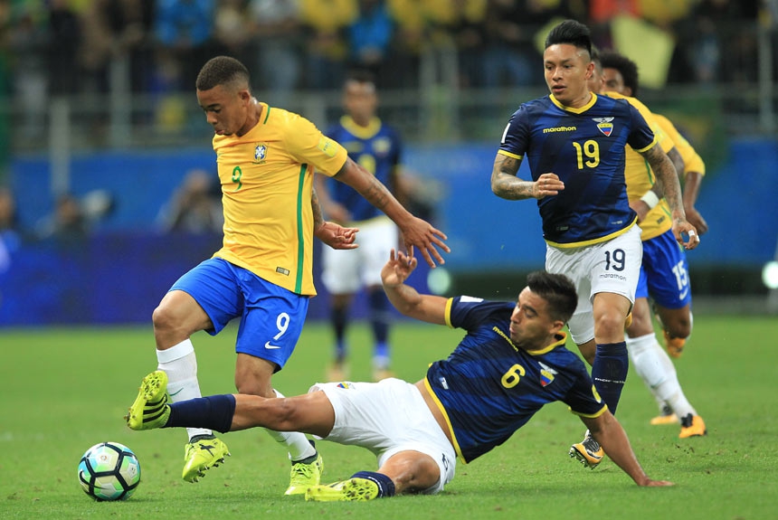 31/8/2017 - Já classificado, o Brasil recebeu o Equador na Arena do Grêmio, em Porto Alegre (RS), e ganhou por 2 a 0, com gols de Paulinho e de Philippe Coutinho