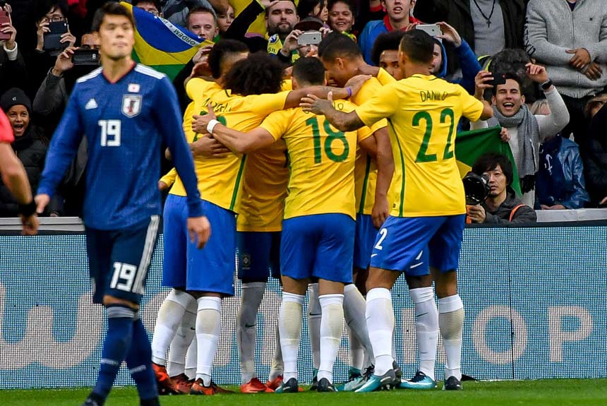 10/11/2017 - Na última sexta-feira os brasileiros venceram o Japão por 3 a 1. Neymar, Marcelo e Gabriel Jesus anotaram os gols do jogo, disputado em Lille, na França