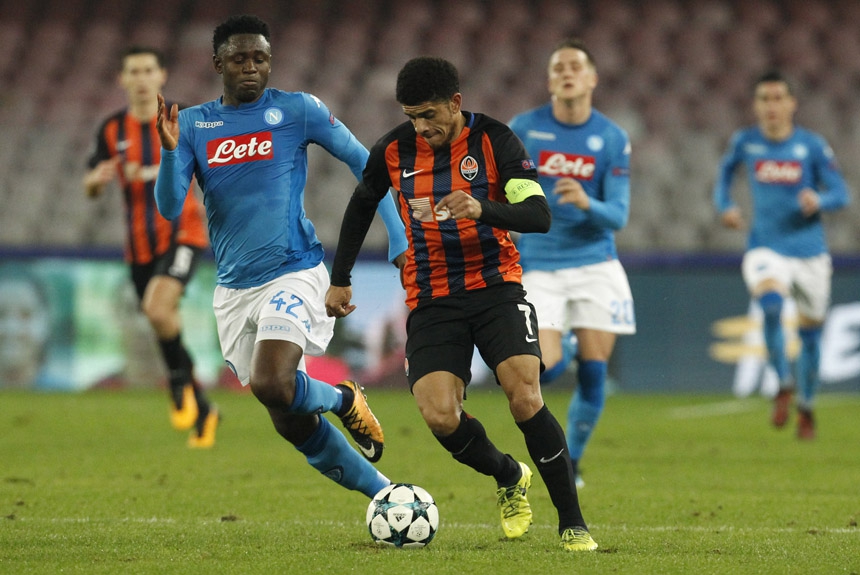Taison (Shakhtar Donetsk) - Destaque da equipe ucraniana, recheada de brasileiros (só no time titular teve Bernard, Fred e Ismaily), Taison, capitão da equipe, sofreu com o envolvente time do Napoli, que venceu por 3 a 0, na Itália.