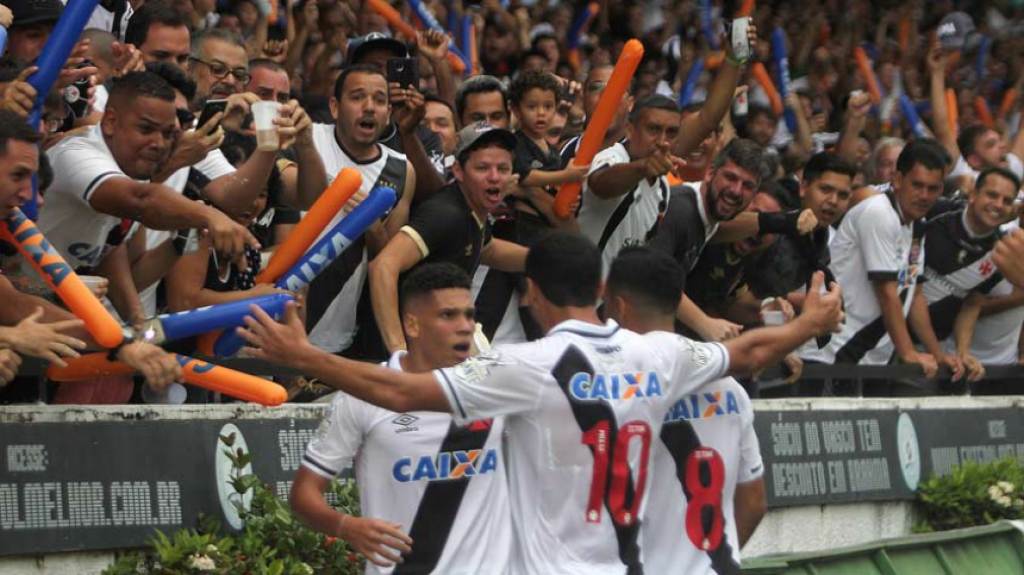Vasco comemorando