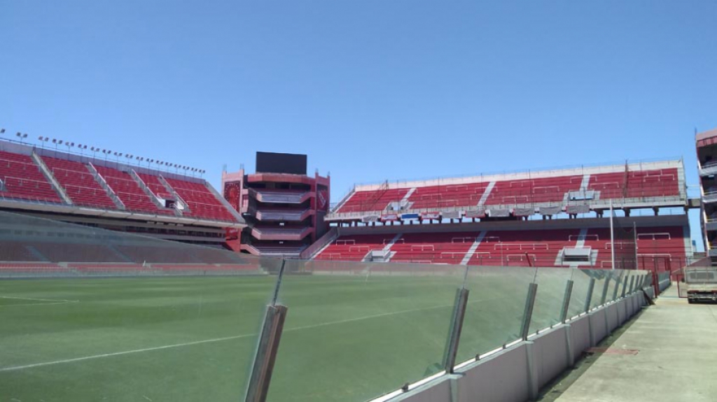 Lance visita o Estádio Libertadores de América