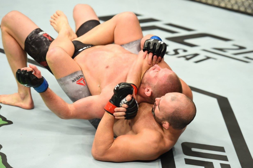 Glover Teixeira nocauteou Misha Cirkunov no primeiro round