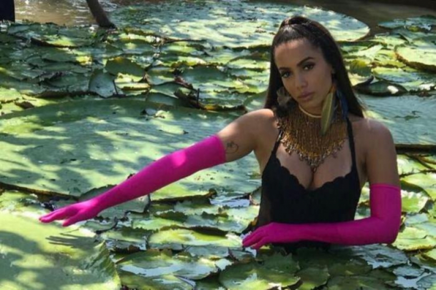 Anitta ainda era desconhecida do público. A cantora só explodiu em 2012