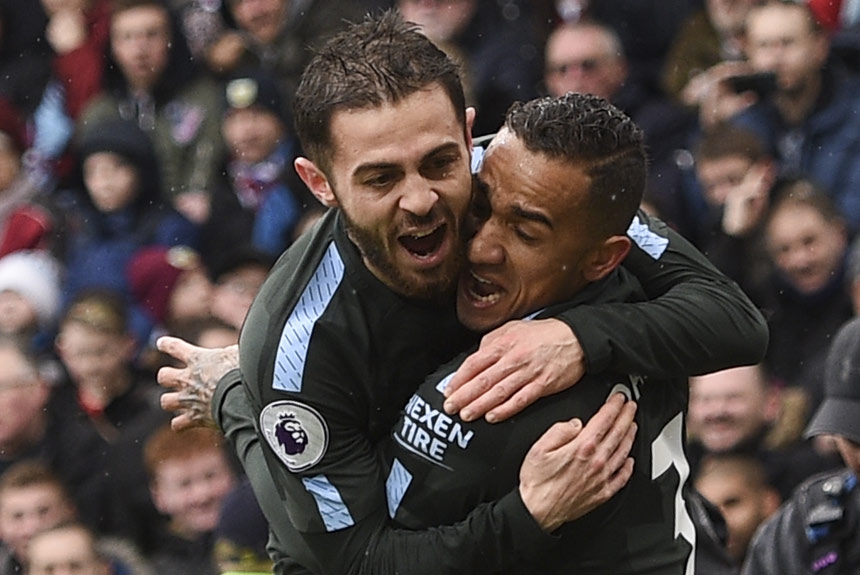 Danilo (Manchester City) - Atuando na lateral esquerda, como titular, Danilo marcou um golaço para os Citizens. Na segunda etapa, tentou um chute parecido, e a bola passou perto. Boa atuação do defensor.