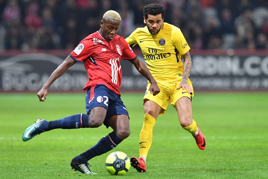 Daniel Alves (Paris Saint-Germain) - Titular da vez no revezamento imposto por Unai Emery, o lateral foi peça importante no lado direito. Não teve tanto trabalho no setor defensivo.
