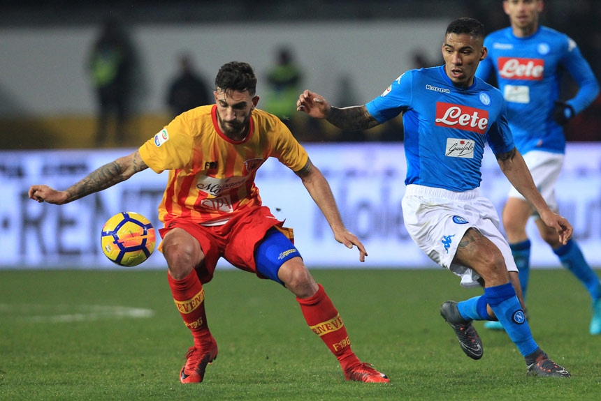 Allan (Napoli) - Em jogo tranquilo contra o lanterna e desesperado Benevento, Allan participou do primeiro gol, com assistência, anotado por Mertens. Manteve o alto nível de atuação pelo líder do Italiano.
