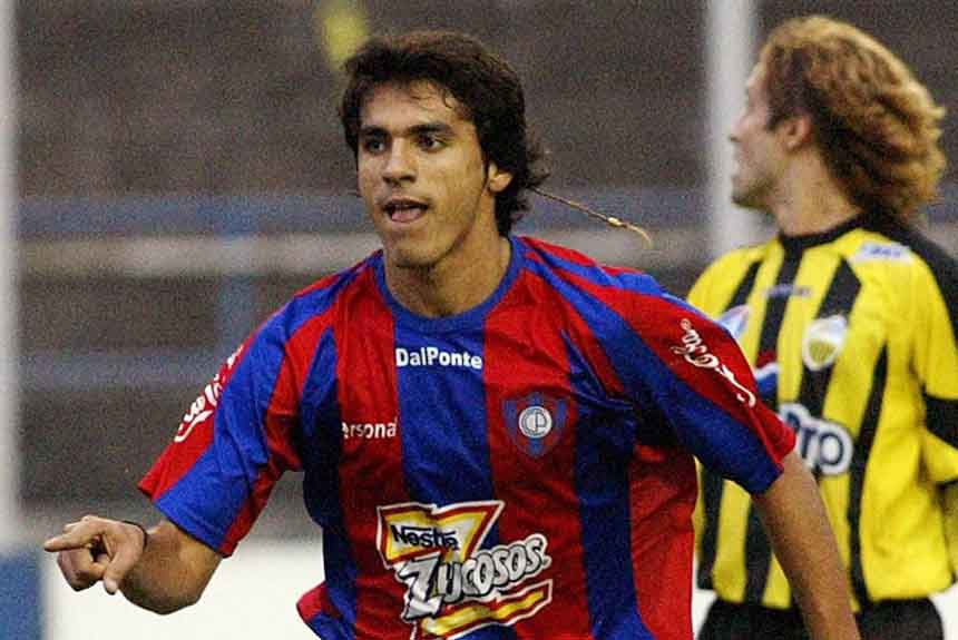 Santiago Salcedo do Cerro Porteño fez nove gols pelo Cerro Porteño em 2005